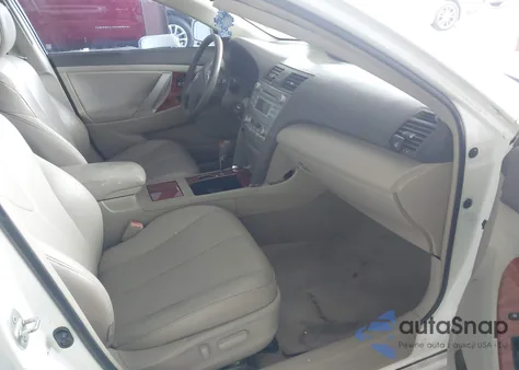 2008 Toyota Camry Xle z USA, uszkodzony, nr VIN 4T1BE46K08U733496